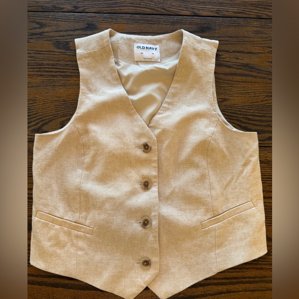 Extra small Old Navy vest. Only one a few times perfect condition.